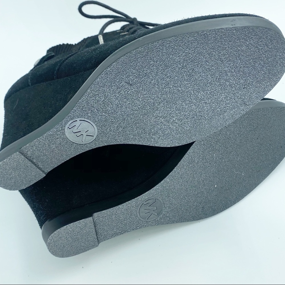 Michael Kors NWOT Black Carrigan Suede Bootie - Picture 8 of 8